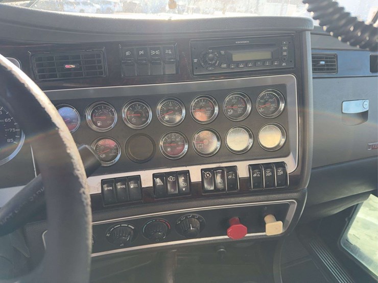 2013-kw-t800-semi-image-8