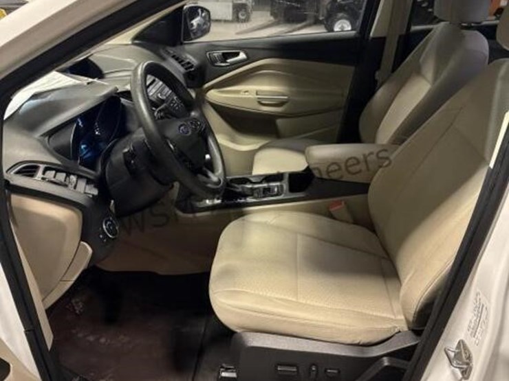 ford-escape-se-image-23