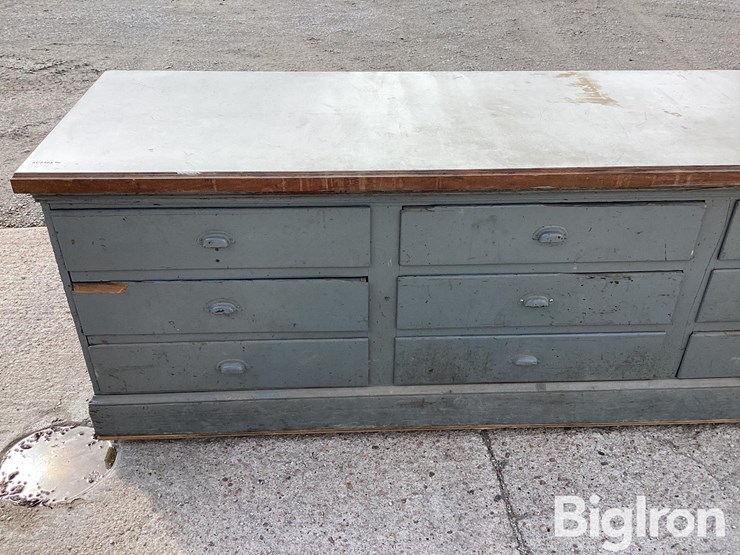 work-bench-w/-drawers-image-9