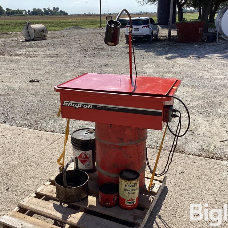 Snap-On YDM132 Parts Washer Degreaser w/ 30 Gal Drum & Solvent