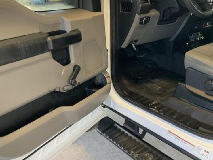 2017-ford-f550-image-27