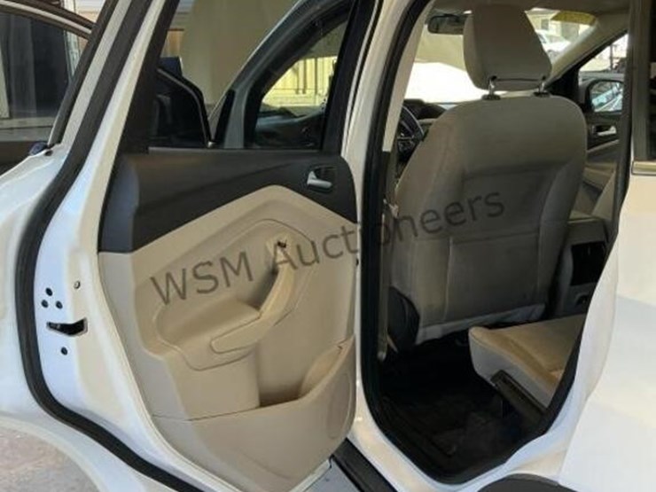 ford-escape-se-image-23