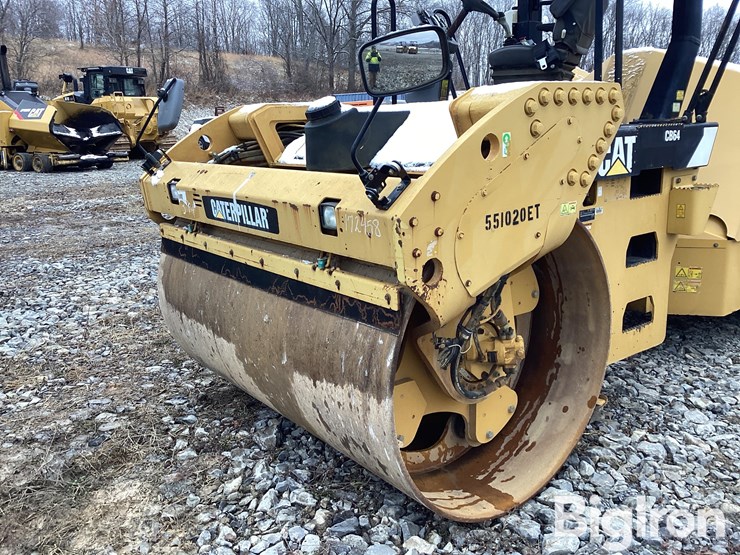 caterpillar-cb64-image-9