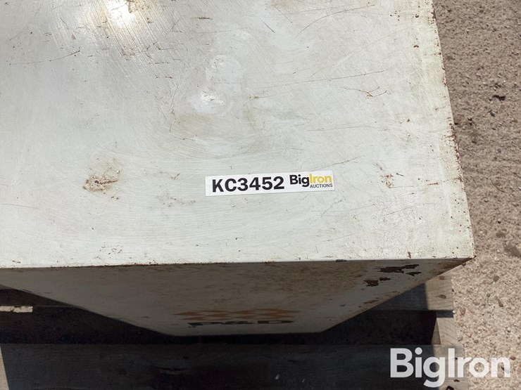 parts-cabinet-&-2-drawer-filing-cabinet-image-17