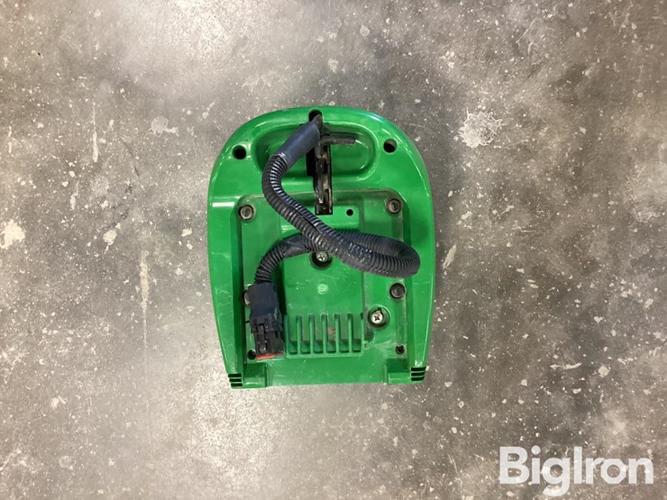 2015-john-deere-3000-image-10