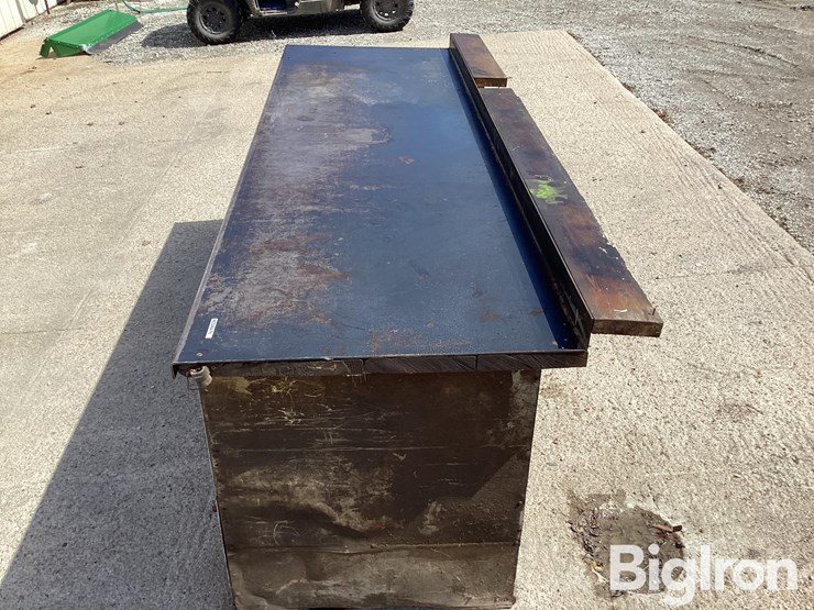metal-work-bench-w/-8-drawers-image-13