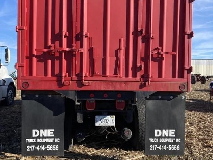 international-4900-image-7