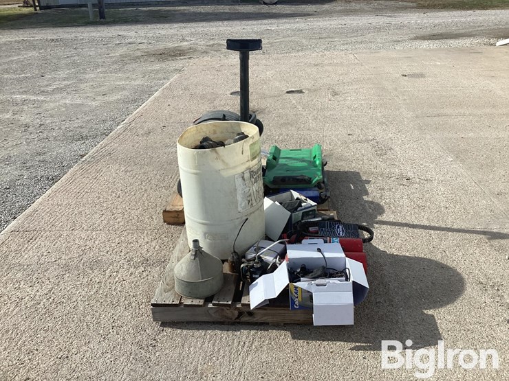 cab-cams,-creepers,-vacuum-&-miscellaneous-items-image-6