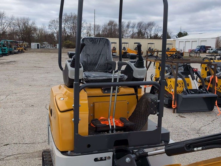 sdle20-mini-excavator---sd-launch-image-4