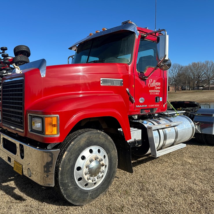 #35229 • 2013 Mack CHU T/A Daycab Truck Tractor