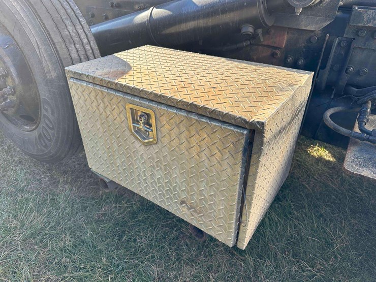 2006-freightliner-business-class-roll-off-image-7