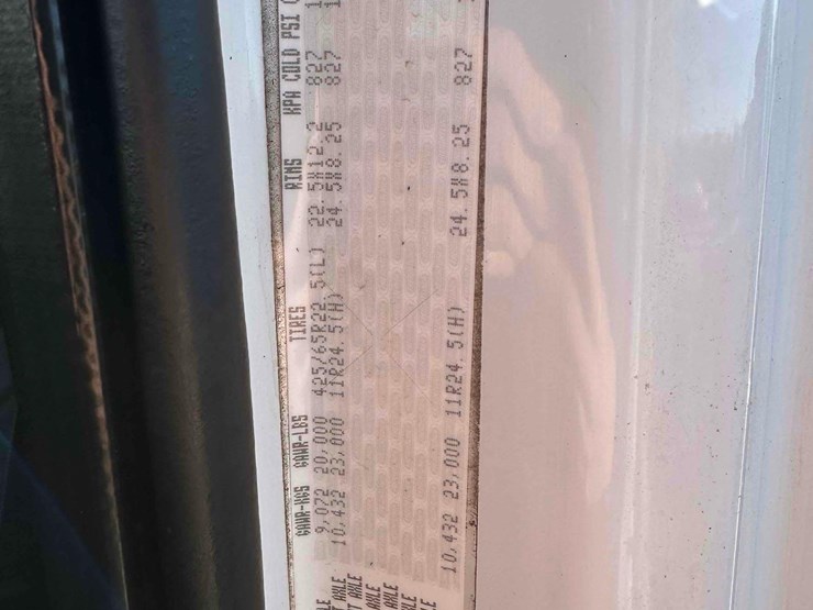 2006-freightliner-business-class-roll-off-image-29