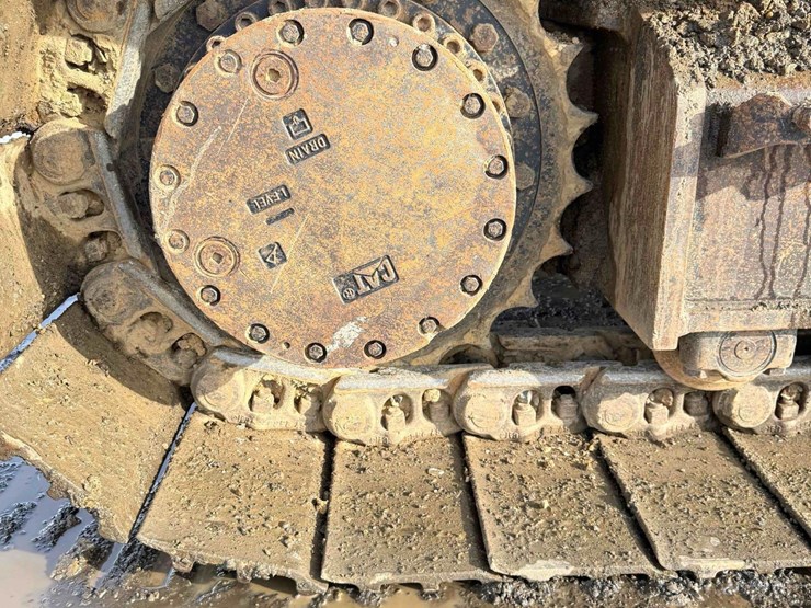 2015-caterpillar-335fl-image-11