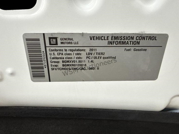 2011-chevrolet-cruze-lt-sdn-image-13