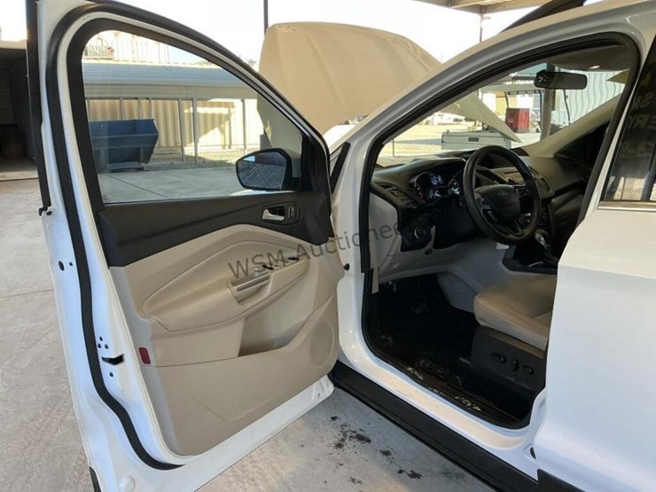 ford-escape-se-image-21