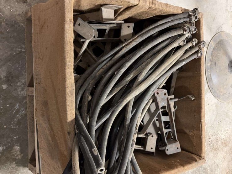 36-huckstep-shoes-and-mounting-brackets-image-4