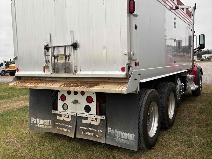 peterbilt-567-image-3