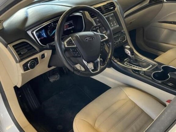 2016-ford-fusion-hybrid-sdn-image-23