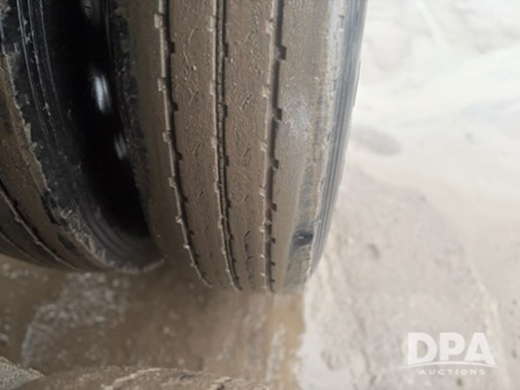 2011-timpte-grain-trailer-image-7