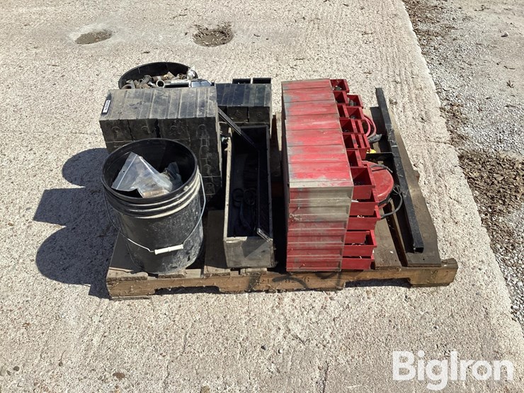 hardware-bins-w/-hardware-&-miscellaneous-fittings-&-tools-image-4