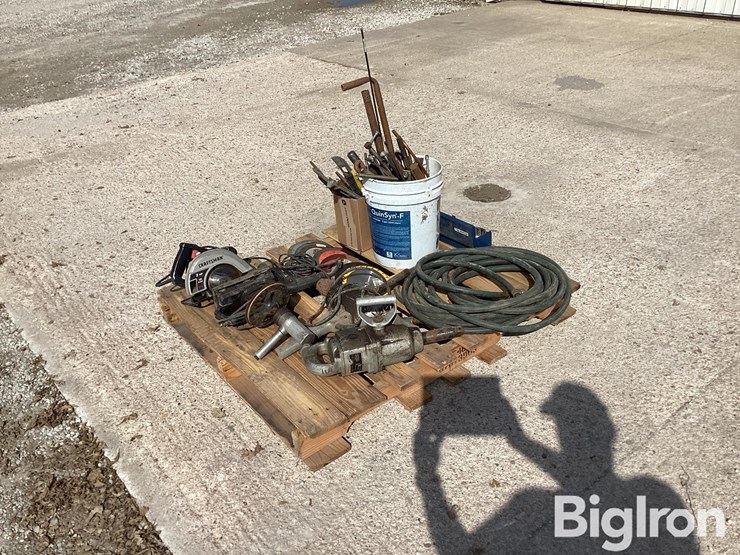 3/4-socket-set,-sander,-saw,-files-&-miscellaneous-tools-image-5