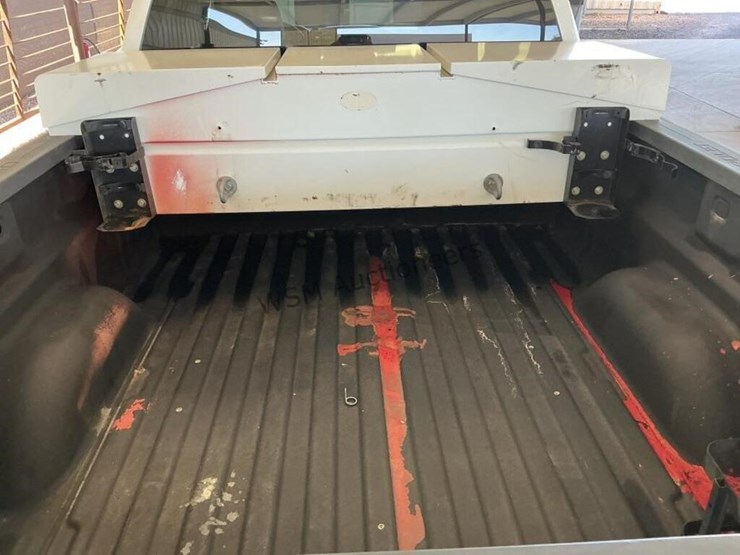 2015-chevrolet-silverado-2500hd-image-10