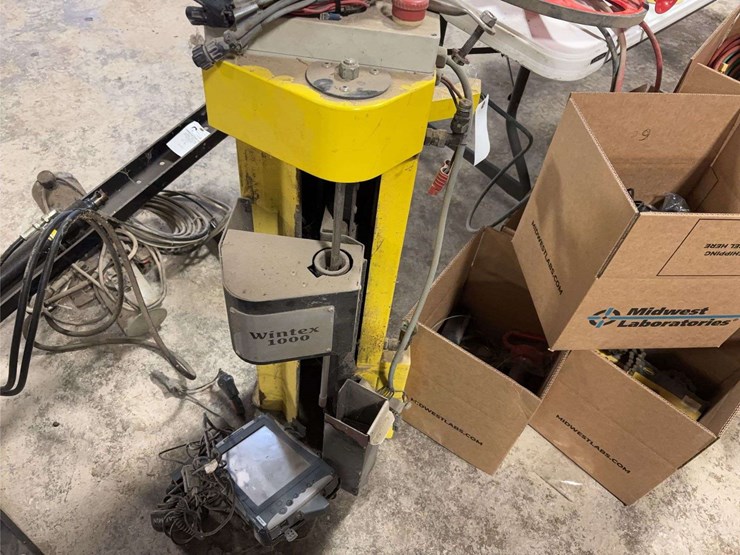 wintex-1000-gas-powered-hydraulic-soil-probe-image-1