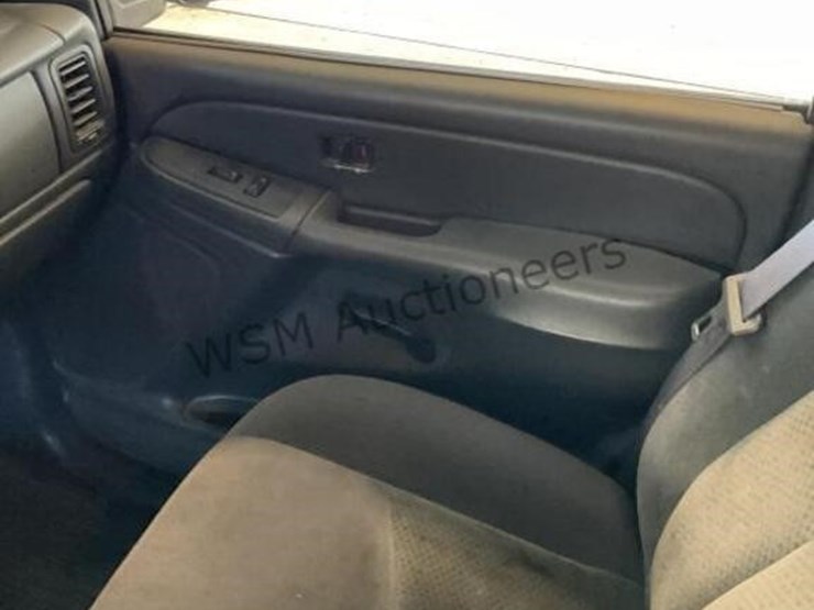 2004-chevrolet-silverado-1500-image-22