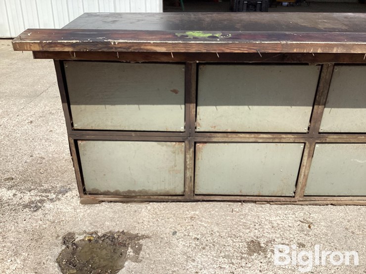 metal-work-bench-w/-8-drawers-image-14