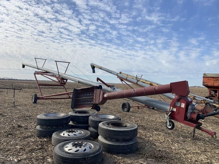 mayrath-13"x83’-swing-away-auger-image-1