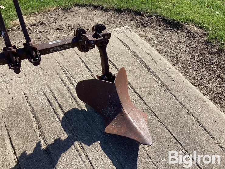 2-row-lister/plow-image-10