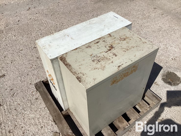 parts-cabinet-&-2-drawer-filing-cabinet-image-16