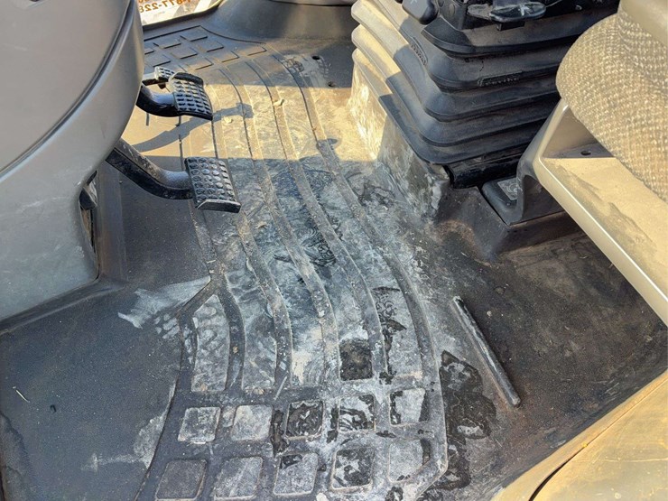 caterpillar-775e-image-16