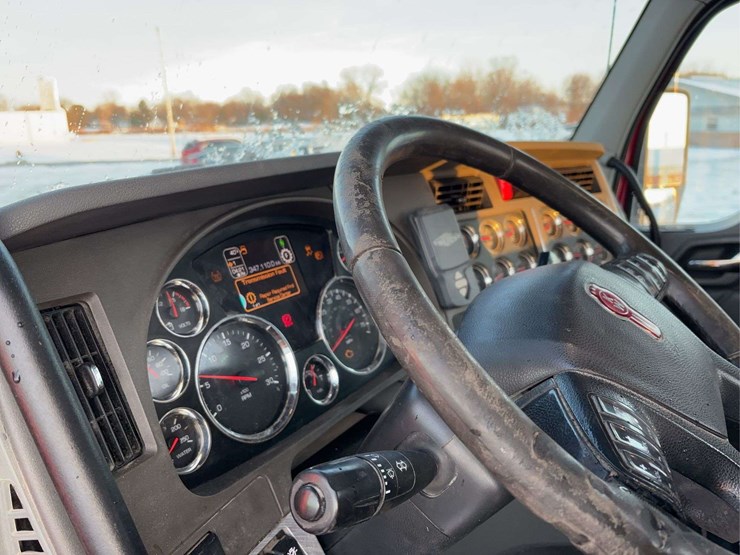 2018-kw-880-semi-image-12