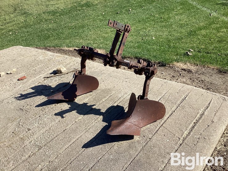 2-row-lister/plow-image-1