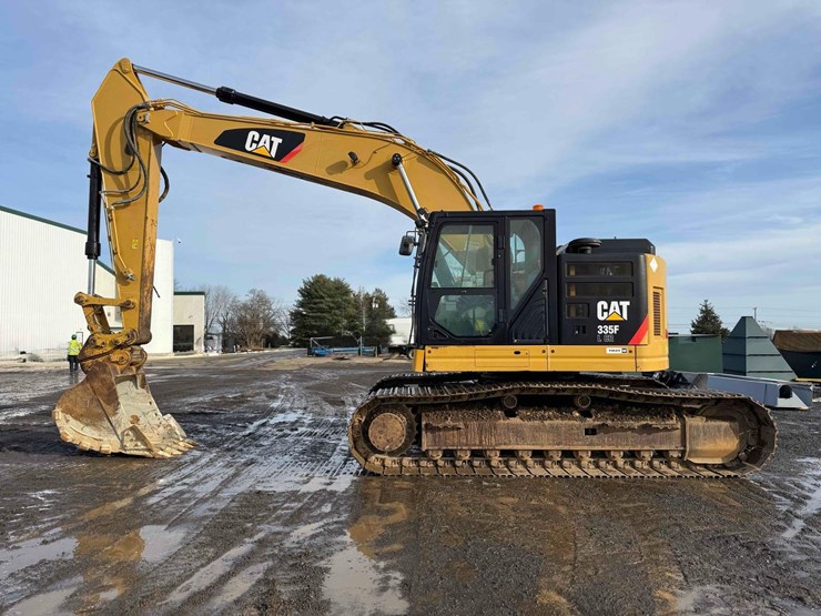 2015-caterpillar-335fl-image-1