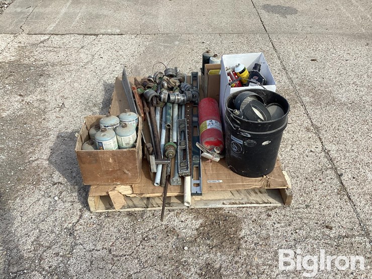 cylinder-stops,-fire-extinguisher,-saw,-level,-miscellaneous-items-image-2