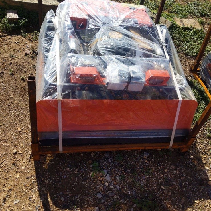 UNUSED TPM REMOTE CONTROL MOWER