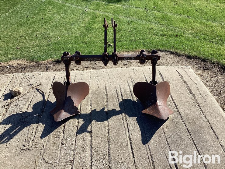 2-row-lister/plow-image-9