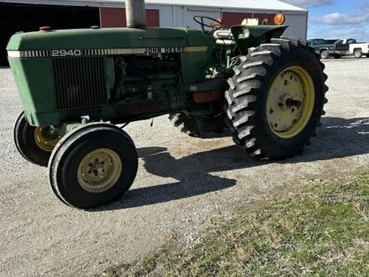 john-deere-2940-image-1