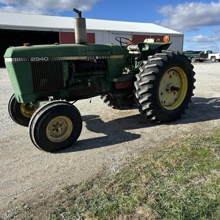 JOHN DEERE 2940