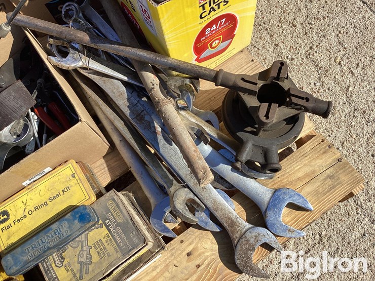 large-end-wrenches,-sockets,-o-ring-kits,-miscellaneous-tools-&-hardware-image-12