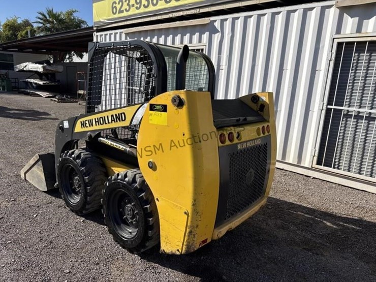 new-holland-l216-image-8