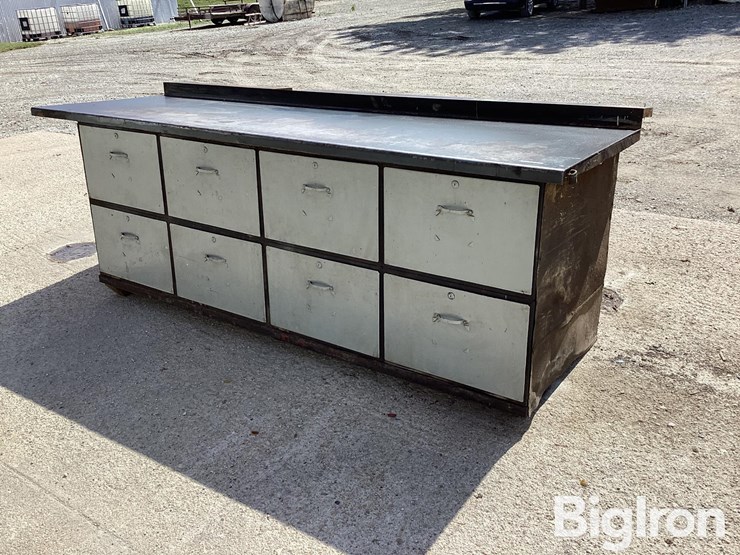 metal-work-bench-w/-8-drawers-image-1
