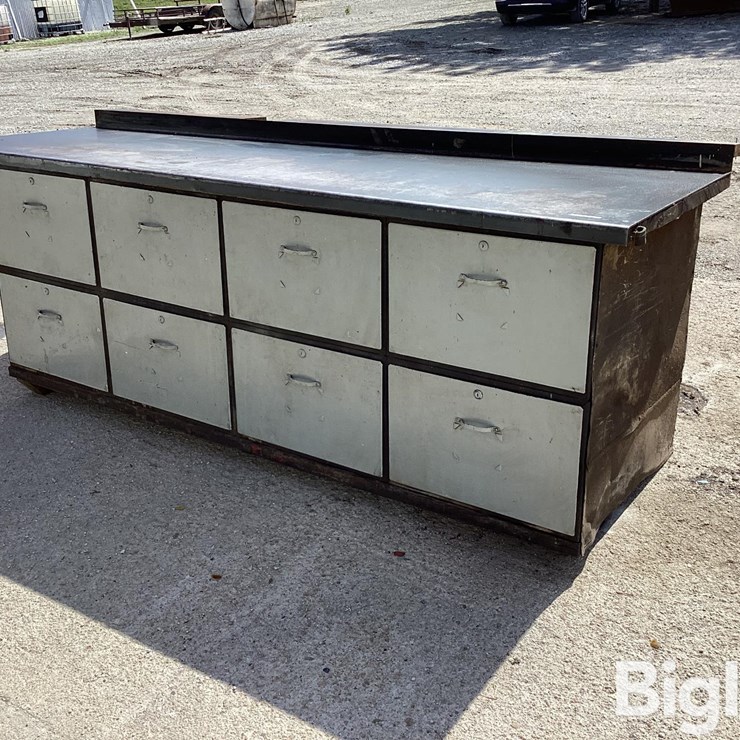 Metal Work Bench w/ 8-Drawers