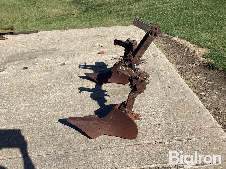 2-row-lister/plow-image-8