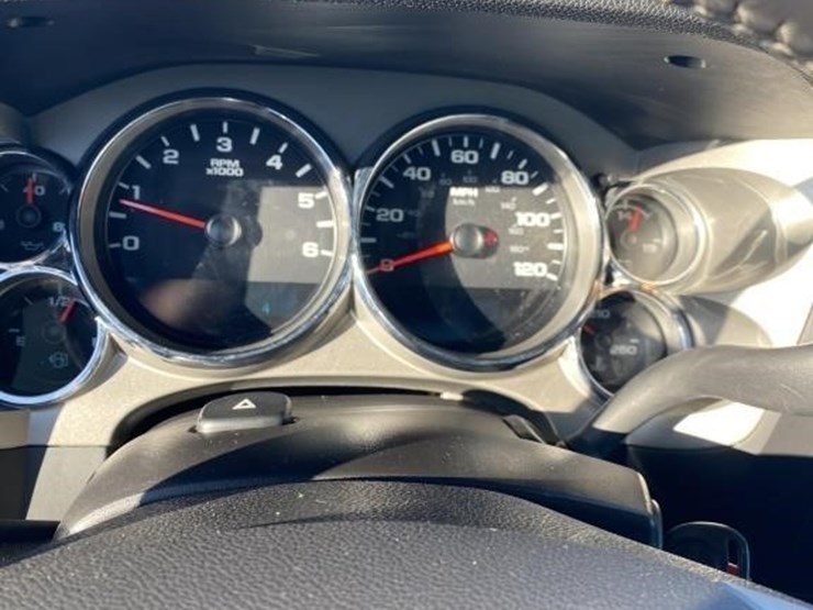 2013-gmc-2500-image-10