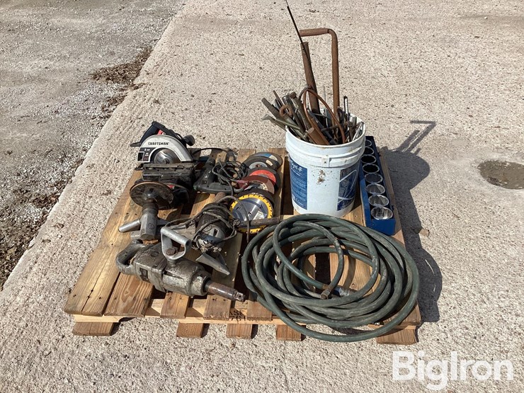 3/4-socket-set,-sander,-saw,-files-&-miscellaneous-tools-image-6