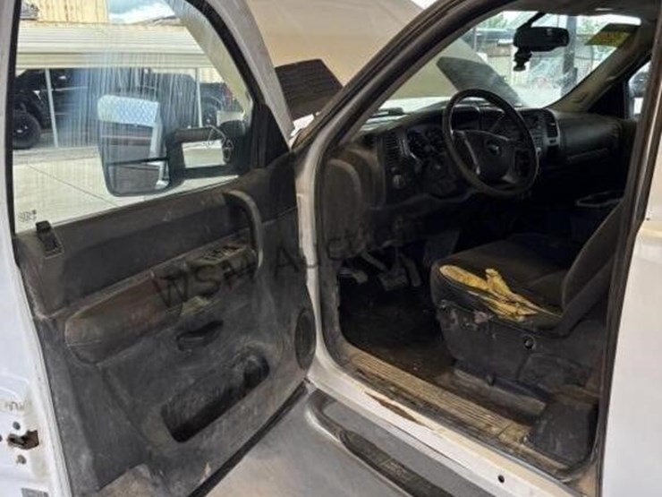 chevrolet-silverado-2500hd-image-26