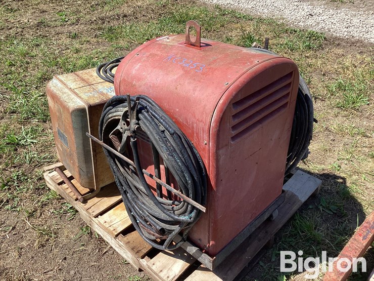 gray-air-lift-jack-&-welder-image-14